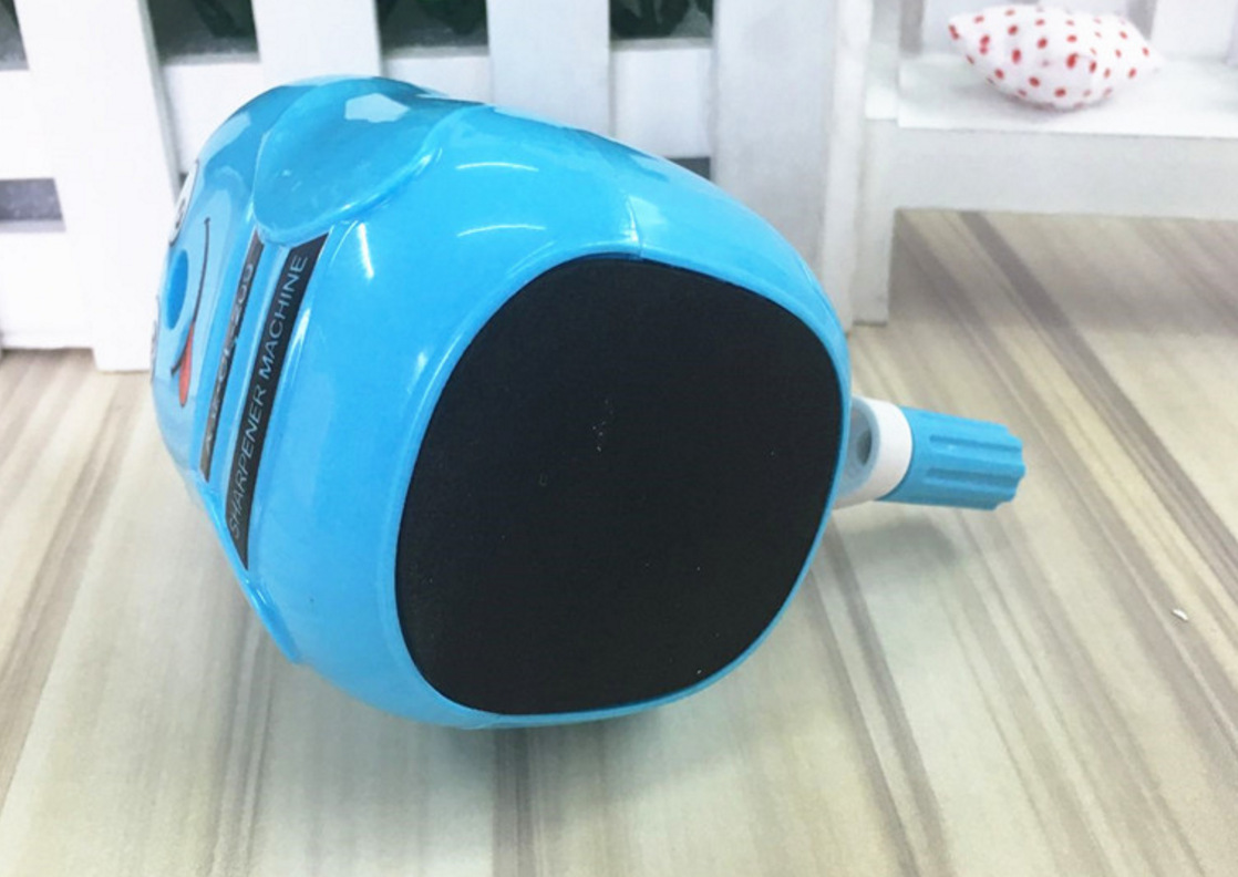 Manufacturer direct-selling cartoon bee automatically back and forth sharpener hand pencil sharpener