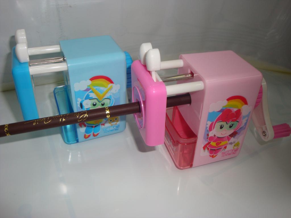 Guangbo little Superman pencil machine hand-cranked Pencil Sharpener Sharpener Sharpener