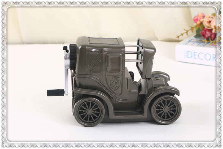 Automobile model hand - operated pencil sharpener primary school students can adjust coarse - fine pencil sharpener 