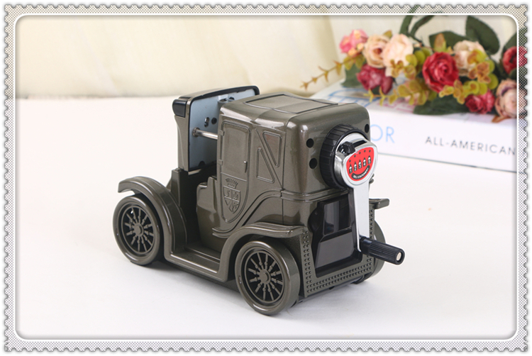 Automobile model hand - operated pencil sharpener primary school students can adjust coarse - fine pencil sharpener 