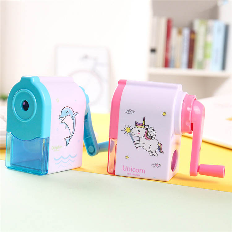 Free Shipping Hot-Selling Automatic Pen Entry Pencil Shapper Hand-Cranking Pencil Sharpener Pen Spinning Pencil Sharpener Student Wholesale Prizes Stationery Free Shipping Hot-Selling Automatic Pen Entry Pencil Shapper Hand-Cranking Pencil Sharpener Pen Spinning Pencil Sharpener Student Wholesale Prizes Stationery