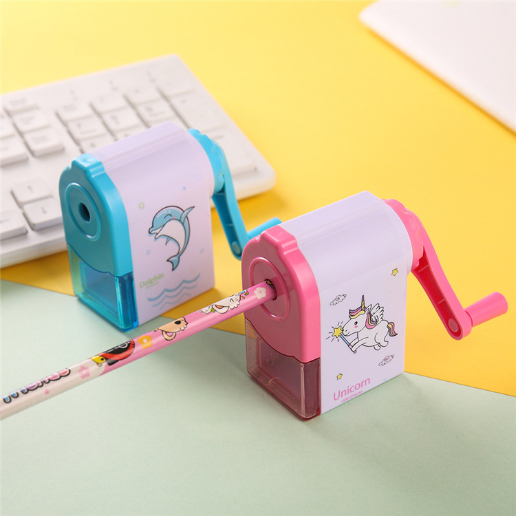 Free Shipping Hot-Selling Automatic Pen Entry Pencil Shapper Hand-Cranking Pencil Sharpener Pen Spinning Pencil Sharpener Student Wholesale Prizes Stationery Free Shipping Hot-Selling Automatic Pen Entry Pencil Shapper Hand-Cranking Pencil Sharpener Pen Spinning Pencil Sharpener Student Wholesale Prizes Stationery