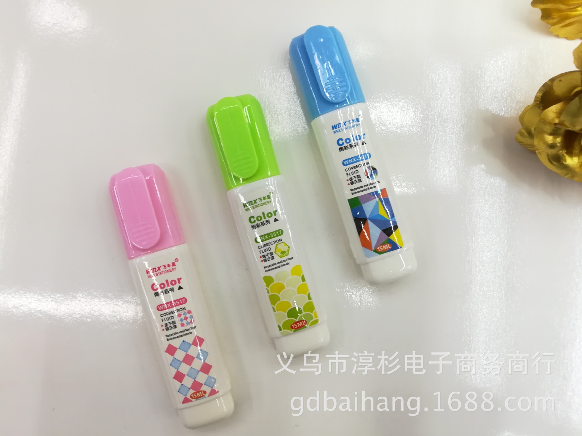 Manufacturer wholesale 15ml cute cartoon wnx-3517 correction fluid correction pen.