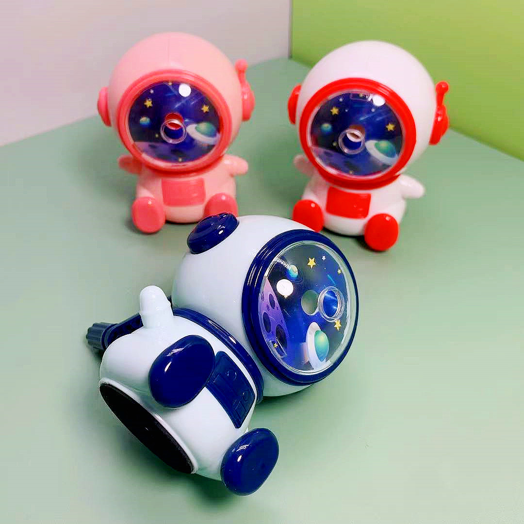 Cute Cartoon Astronaut Shape Hand-Cranked Pencil Shapper Universe Spaceman Pencil Sharpener Pen Planer Pencil Sharpener Gift Batch Cute Cartoon Astronaut Shape Hand-Cranked Pencil Shapper Universe Spaceman Pencil Sharpener Pen Planer Pencil Sharpener Gift Batch