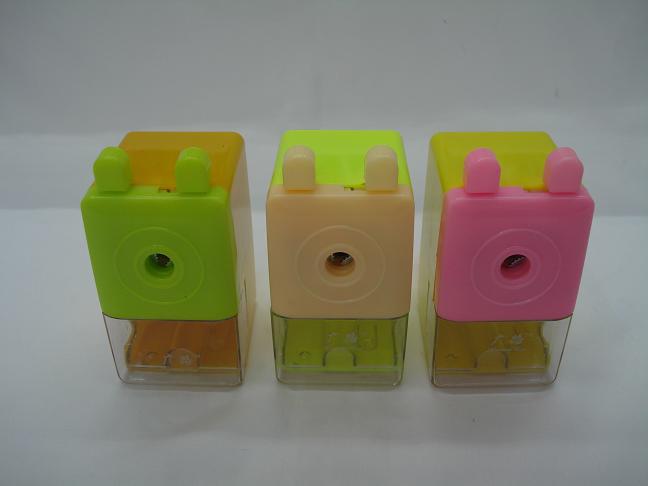 Hot Selling Cartoon Hand Shake Pencil Sharpener Color Mixed