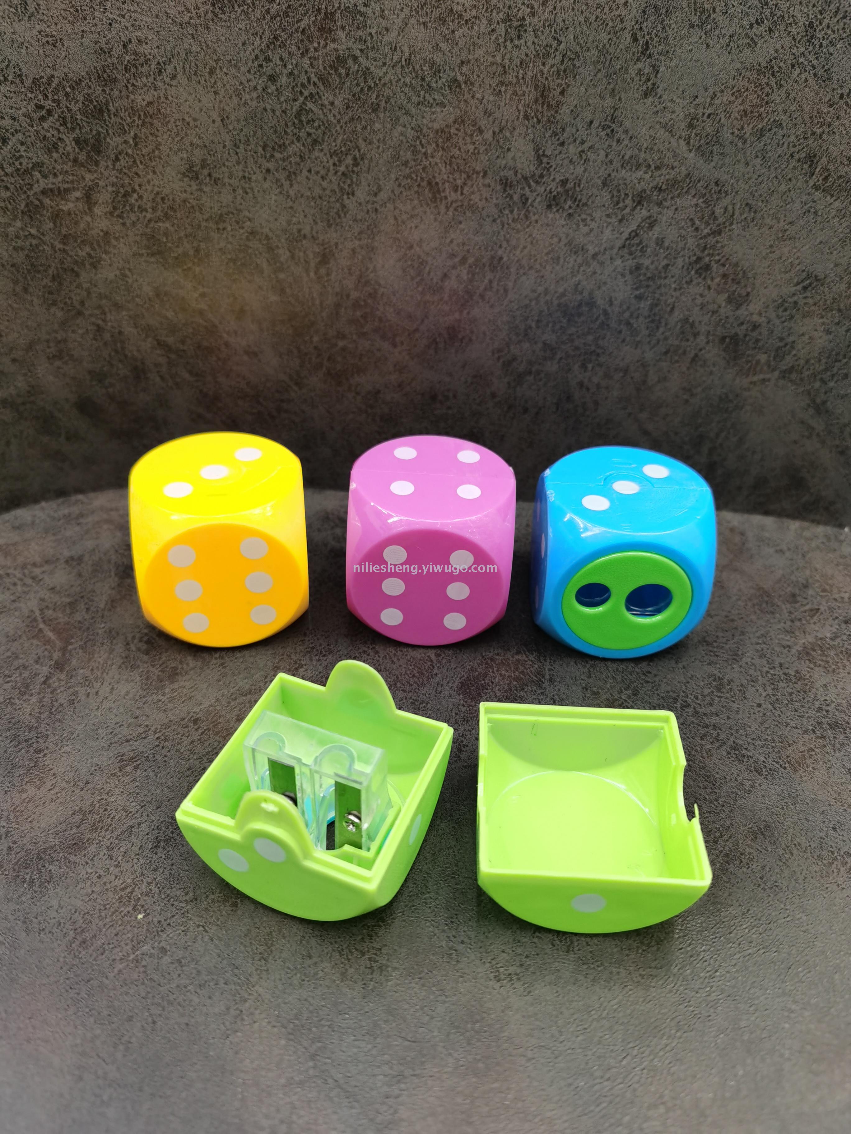 Ubel big hole cartoon pencil sharpener dice double hole pencil sharpener creative office hand pencil sharpener macro litre