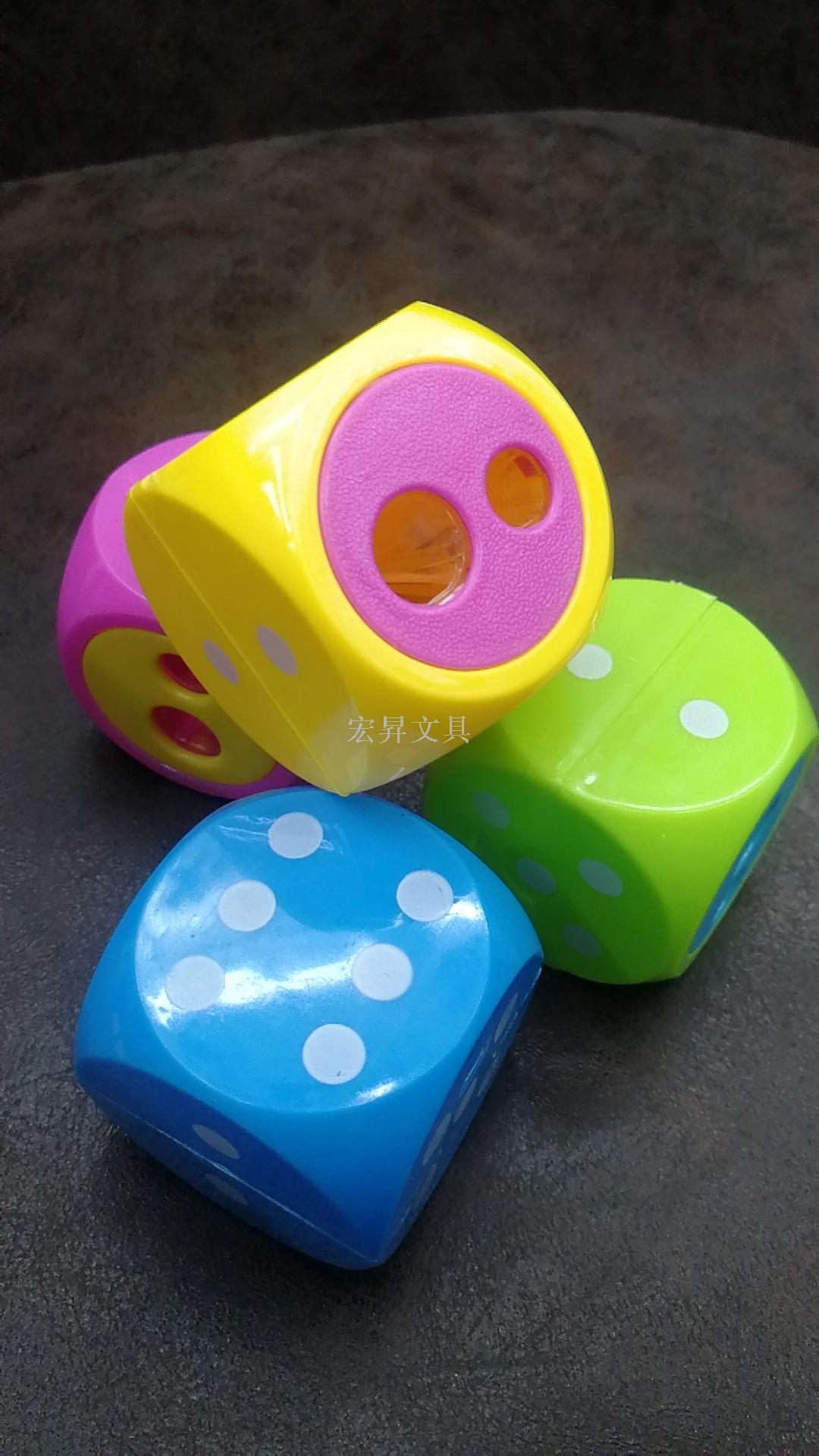 Ubel big hole cartoon pencil sharpener dice double hole pencil sharpener creative office hand pencil sharpener macro litre