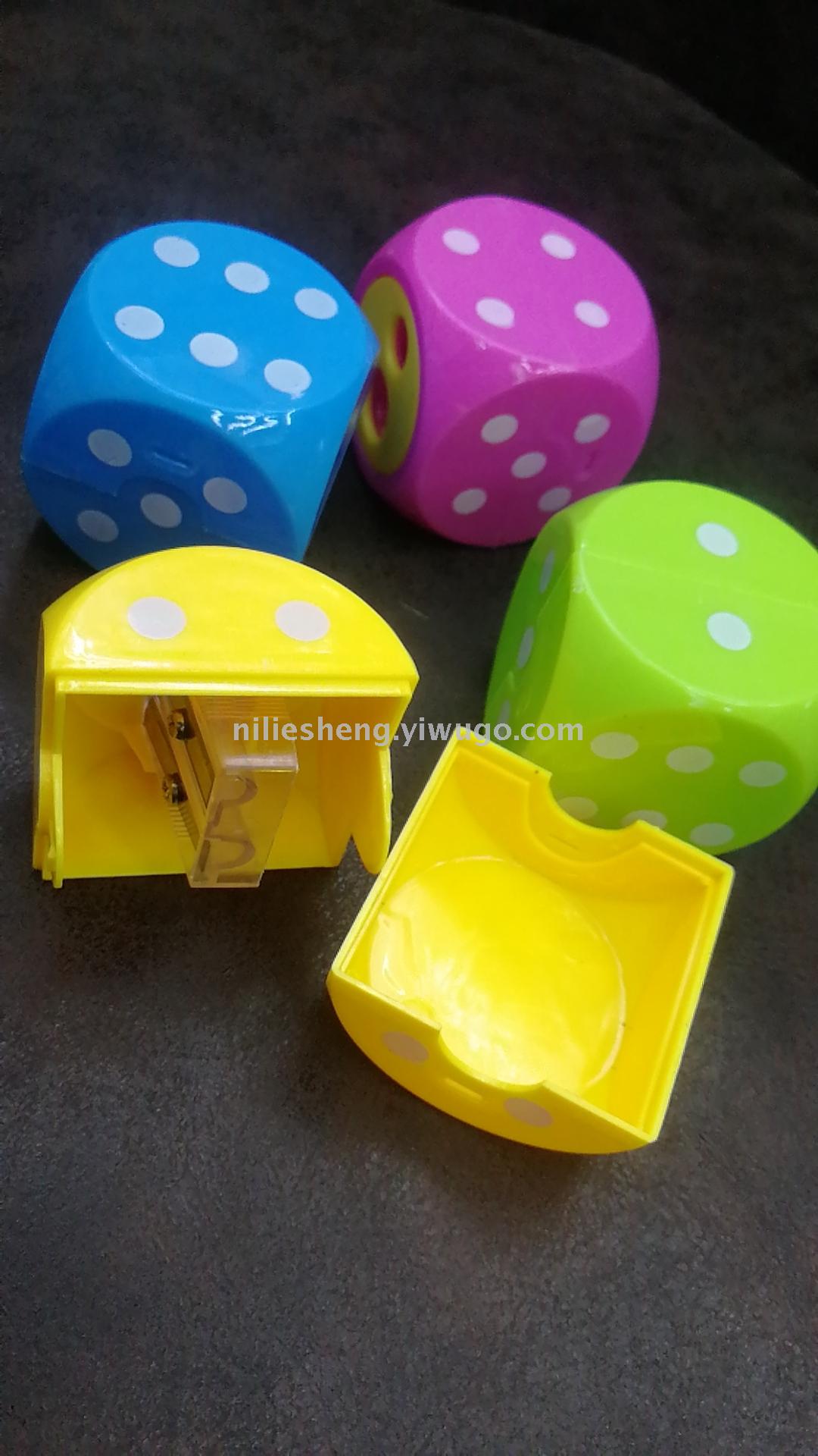 Ubel big hole cartoon pencil sharpener dice double hole pencil sharpener creative office hand pencil sharpener macro litre