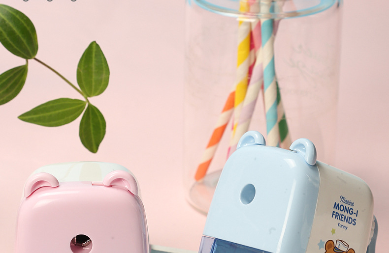 Deli 0682 Pencil Sharpener Student Hand Pencil Sharpener Small Fresh Pencil Shapper Manual Cute Pencil Sharpener Deli 0682 Pencil Sharpener Student Hand Pencil Sharpener Small Fresh Pencil Shapper Manual Cute Pencil Sharpener
