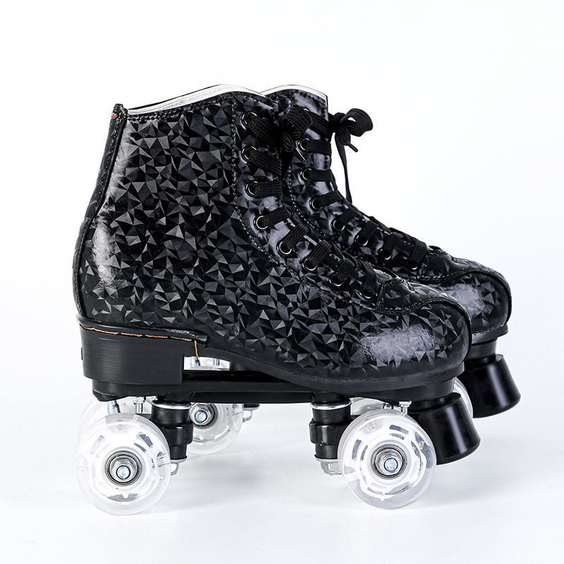 Double Row Black and White Diamond Pattern High Foot Four-Wheel Average Size Universal Flying Saucer Aluminum Alloy Skates Double Row Black and White Diamond Pattern High Foot Four-Wheel Average Size Universal Flying Saucer Aluminum Alloy Skates