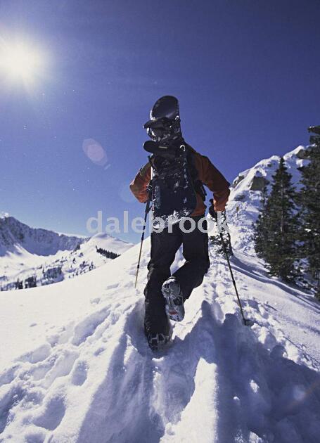 Dalebrook rock climbing outdoor equipment, non-skid climbing crampons, skates silicone non-skid shoe nail cover Dalebrook rock climbing outdoor equipment, non-skid climbing crampons, skates silicone non-skid shoe nail cover