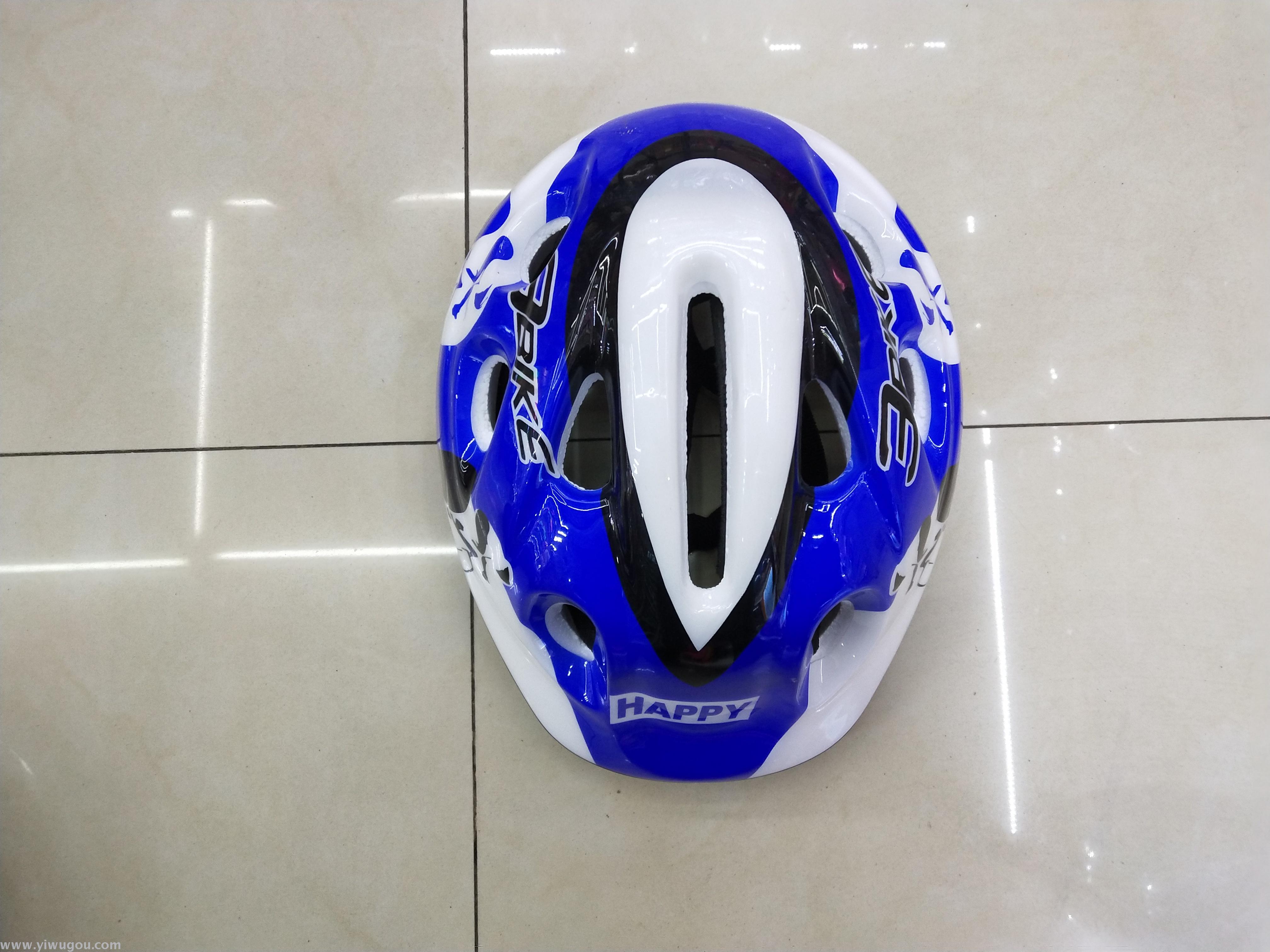 9 hole skates helmet, sports gear, sport helmet. Children's helmet. 9 hole skates helmet, sports gear, sport helmet. Children's helmet.