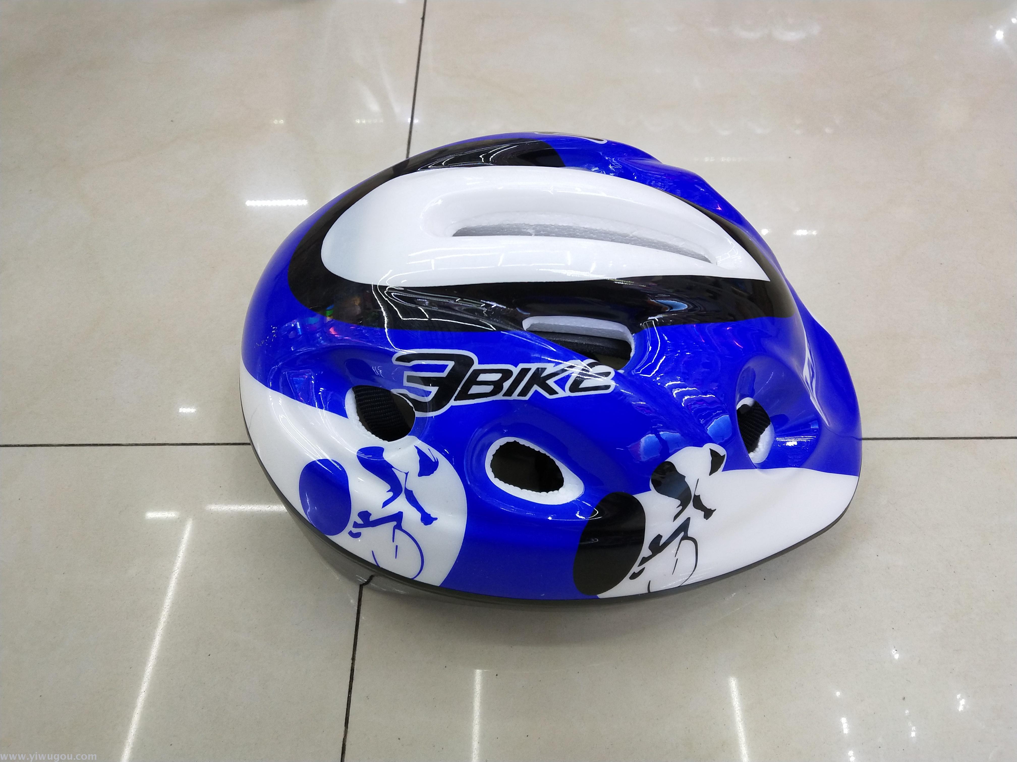 9 hole skates helmet, sports gear, sport helmet. Children's helmet. 9 hole skates helmet, sports gear, sport helmet. Children's helmet.