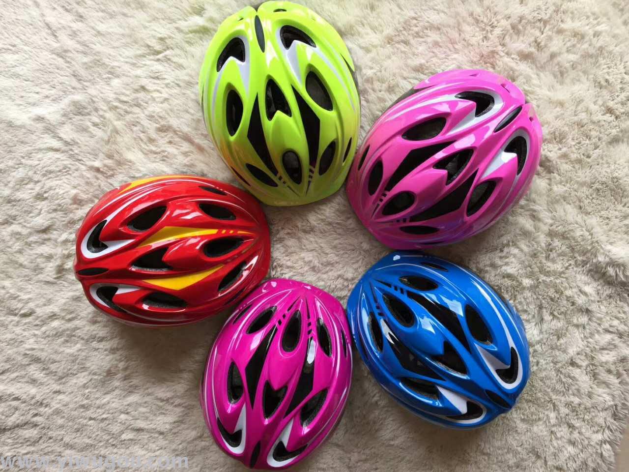 Roller skates helmet and bike helmet can adjust the size of the helmet.