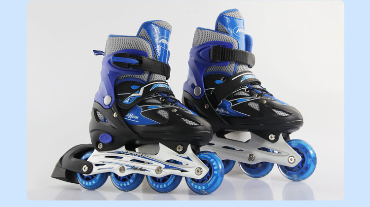 Factory Flying Magic Children's The Skating Shoes Inline Skating Shoes Full Flash Adjustable Aluminum Alloy Roller Skates Factory Flying Magic Children's The Skating Shoes Inline Skating Shoes Full Flash Adjustable Aluminum Alloy Roller Skates