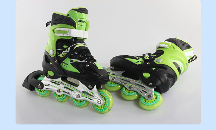 Factory Flying Magic Children's The Skating Shoes Inline Skating Shoes Full Flash Adjustable Aluminum Alloy Roller Skates Factory Flying Magic Children's The Skating Shoes Inline Skating Shoes Full Flash Adjustable Aluminum Alloy Roller Skates