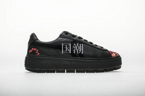 Women's casual shoes spring new women's slip-on skates fashionable little black shoes Women's casual shoes spring new women's slip-on skates fashionable little black shoes