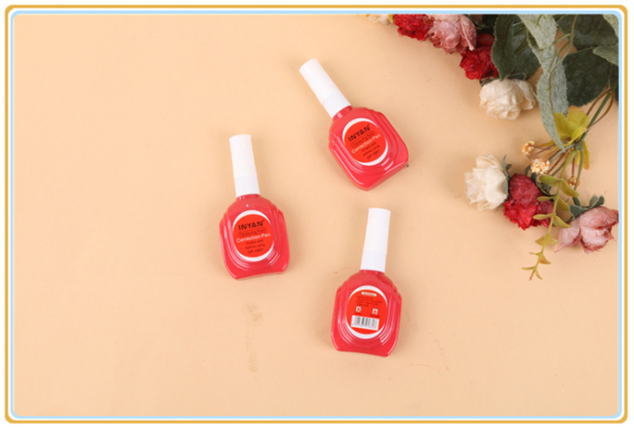 The student USES the correction fluid environmental correction fluid non-toxic quick-drying modification liquid. The student USES the correction fluid environmental correction fluid non-toxic quick-drying modification liquid.
