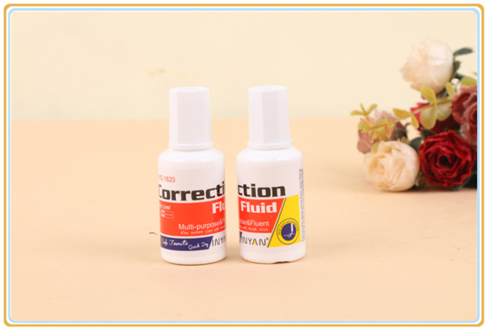 Environment-friendly correction fluid non-toxic quick-drying students use correction fluid to modify liquid. Environment-friendly correction fluid non-toxic quick-drying students use correction fluid to modify liquid.