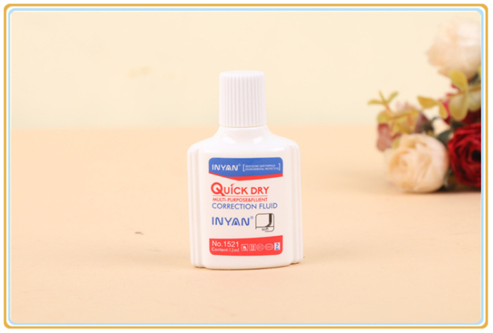 Environment-friendly correction fluid non-toxic quick-drying students use correction fluid to modify liquid. Environment-friendly correction fluid non-toxic quick-drying students use correction fluid to modify liquid.