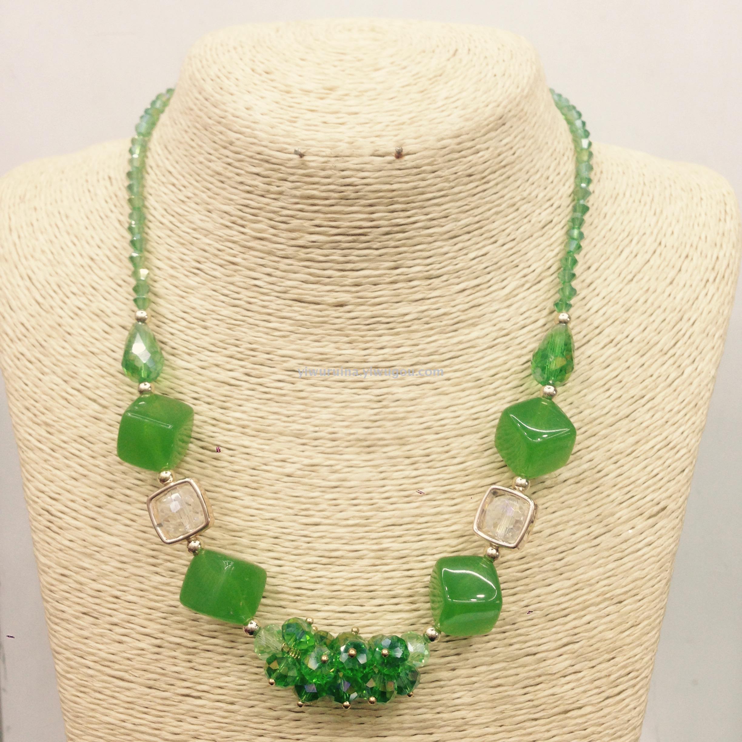 Cross-border hot-selling spring and summer temperament accessories pure handmade women&#039;s crystal acrylic necklace choker