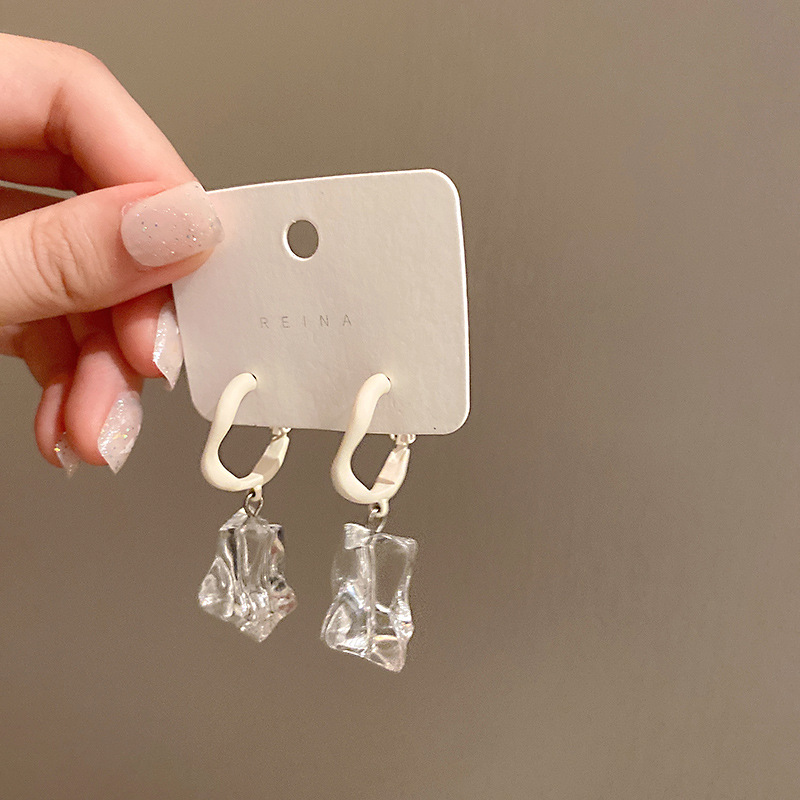 925 Silver Needle Korean Irregular Transparent Acrylic Earrings Ins Style Baroque Special-Interest Design Ear Clips Earrings Women 925 Silver Needle Korean Irregular Transparent Acrylic Earrings Ins Style Baroque Special-Interest Design Ear Clips Earrings Women