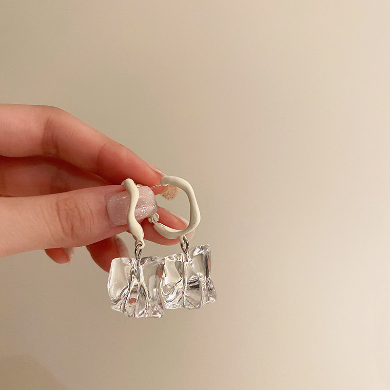 925 Silver Needle Korean Irregular Transparent Acrylic Earrings Ins Style Baroque Special-Interest Design Ear Clips Earrings Women 925 Silver Needle Korean Irregular Transparent Acrylic Earrings Ins Style Baroque Special-Interest Design Ear Clips Earrings Women