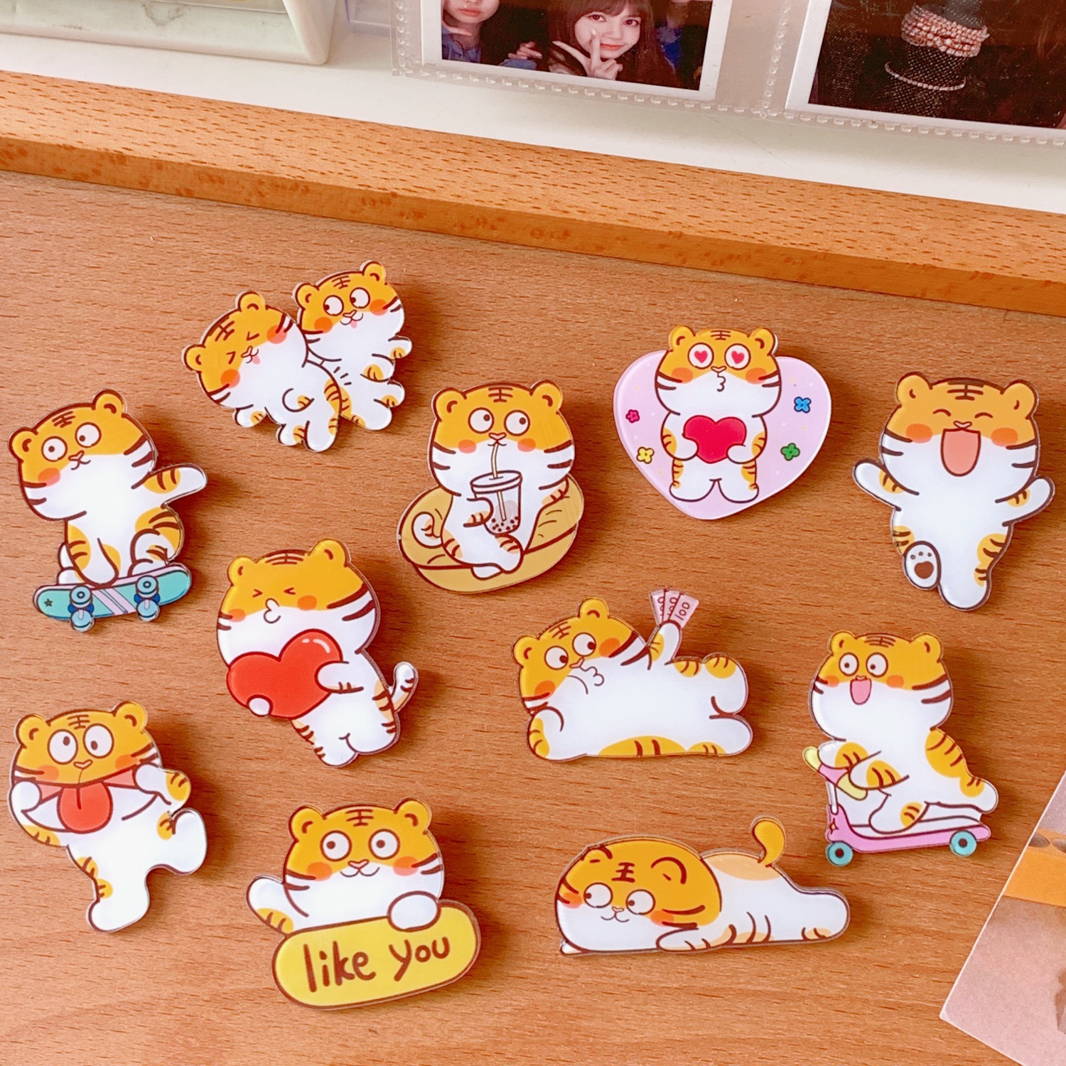 INS Trendy Cute Sweet Little Tiger Acrylic Brooch Bag Clothing Decorative Accessories Cartoon Creative Badge