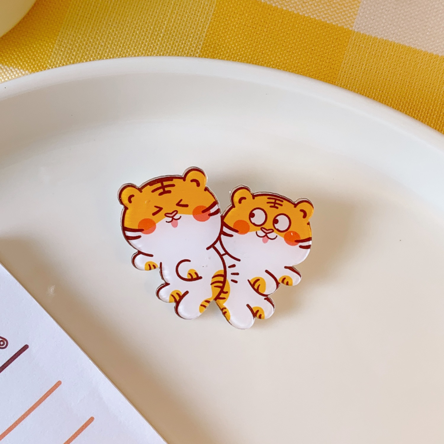 INS Trendy Cute Sweet Little Tiger Acrylic Brooch Bag Clothing Decorative Accessories Cartoon Creative Badge