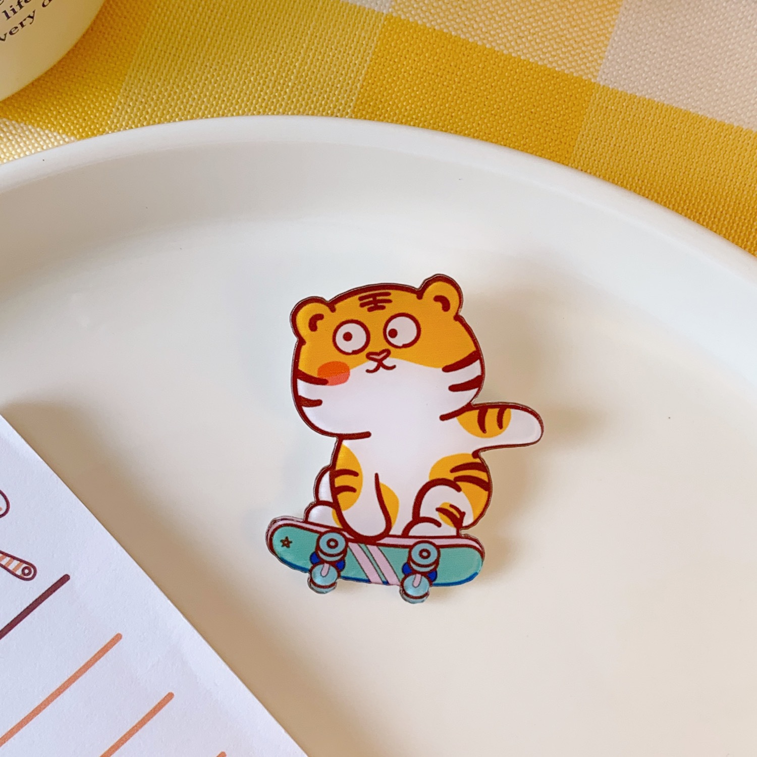 INS Trendy Cute Sweet Little Tiger Acrylic Brooch Bag Clothing Decorative Accessories Cartoon Creative Badge