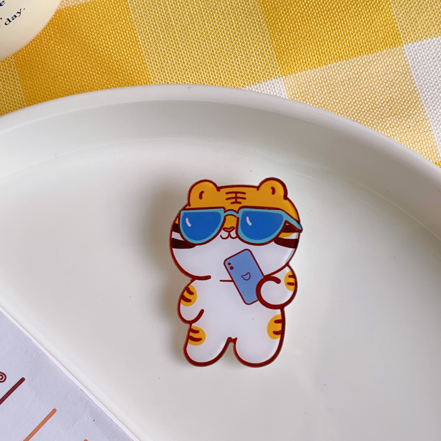 INS Trendy Cute Sweet Little Tiger Acrylic Brooch Bag Clothing Decorative Accessories Cartoon Creative Badge