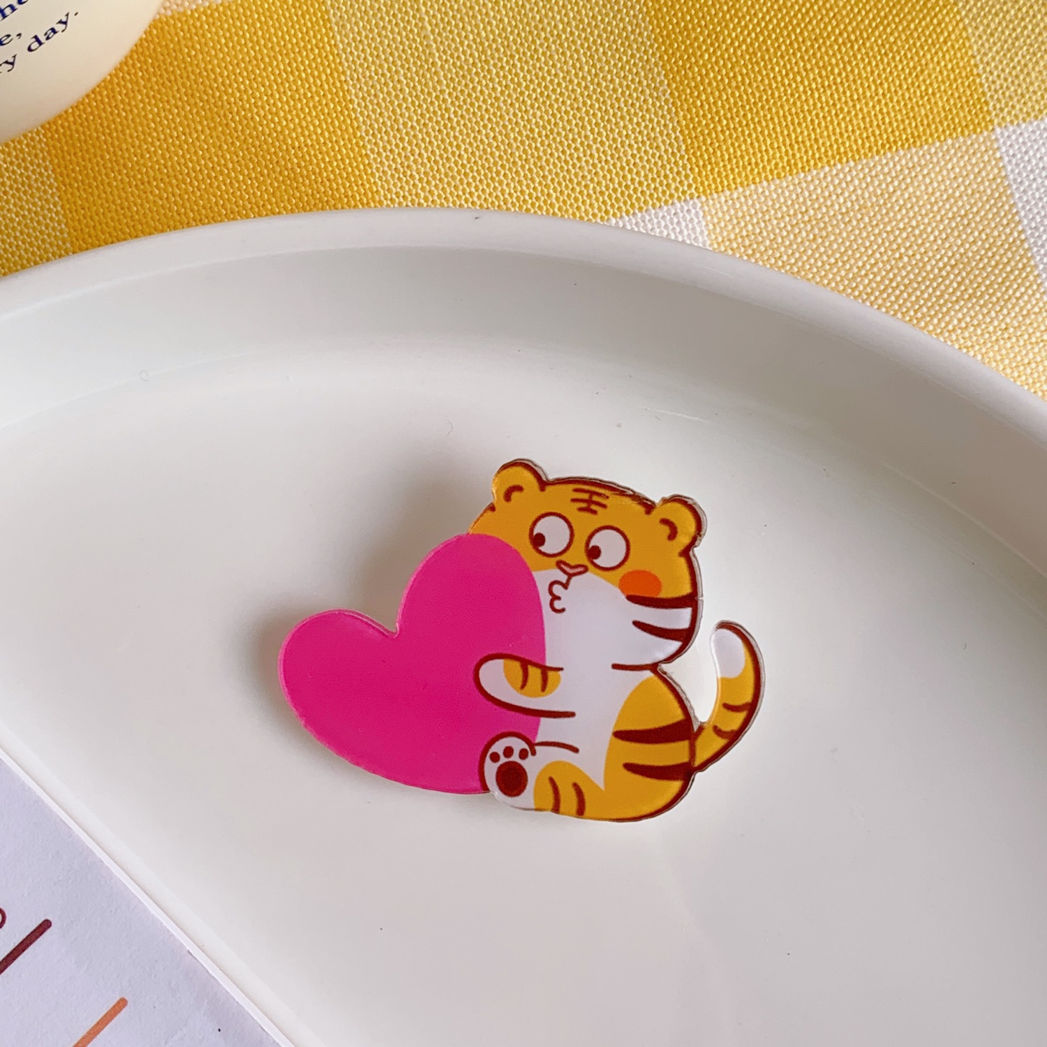 INS Trendy Cute Sweet Little Tiger Acrylic Brooch Bag Clothing Decorative Accessories Cartoon Creative Badge