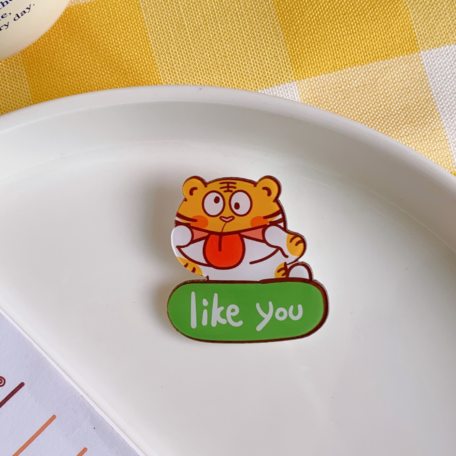 INS Trendy Cute Sweet Little Tiger Acrylic Brooch Bag Clothing Decorative Accessories Cartoon Creative Badge