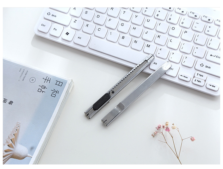 Multifunctional Small Size Art Knife Paper Cutter Metal Cutting Wallpaper Film Knife Express Knife Tape Carving Blades Multifunctional Small Size Art Knife Paper Cutter Metal Cutting Wallpaper Film Knife Express Knife Tape Carving Blades