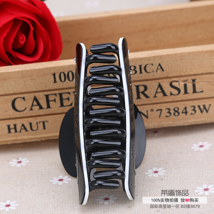 The new large Korean minimalist acrylic diamond grip hair fixed claws