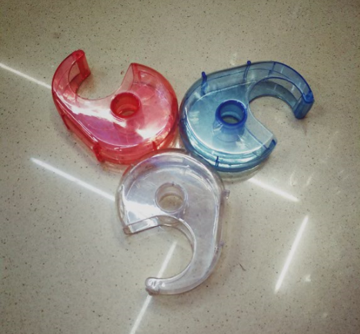 Yiwu young into the simple sealing long thick tape cutter sealing device Yiwu young into the simple sealing long thick tape cutter sealing device