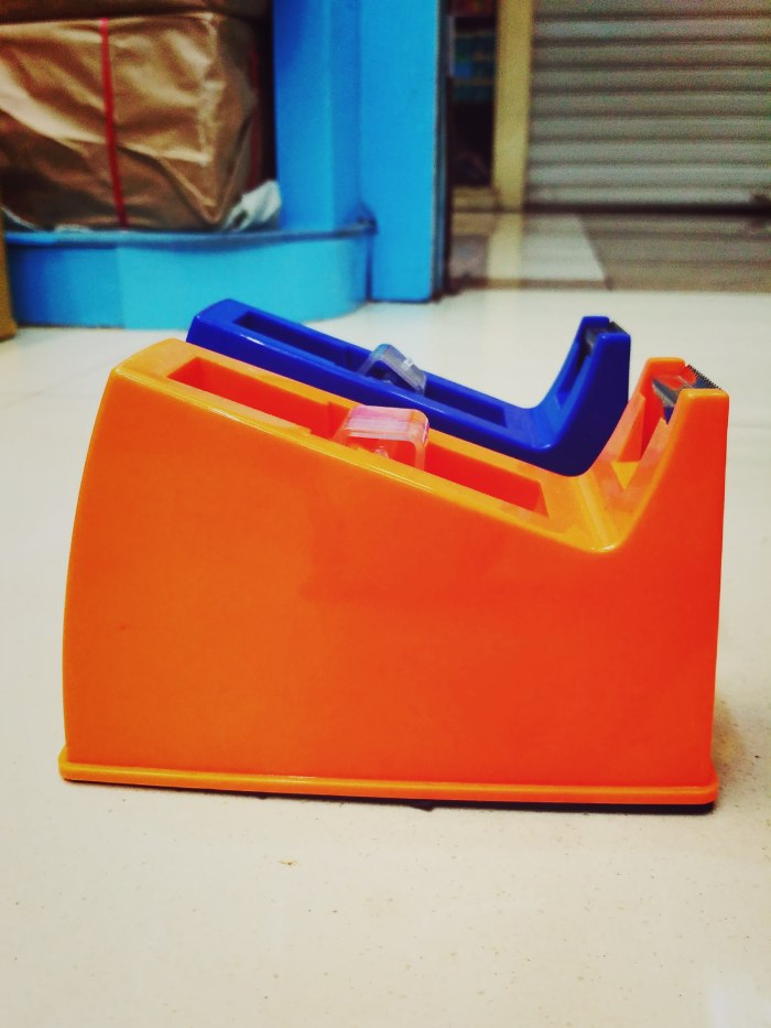 Yiwu young into tape block sizes, live help desktop stationery tape cutter