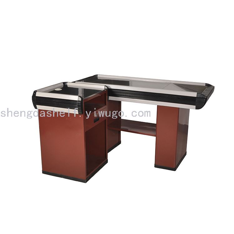 Yonghui is willing to pay the bill at the checkout Countercashu table