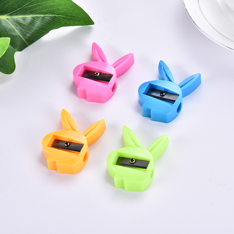 Student pencil sharpener Creative simple cartoon series pencil sharpener children manual stationery Student pencil sharpener Creative simple cartoon series pencil sharpener children manual stationery