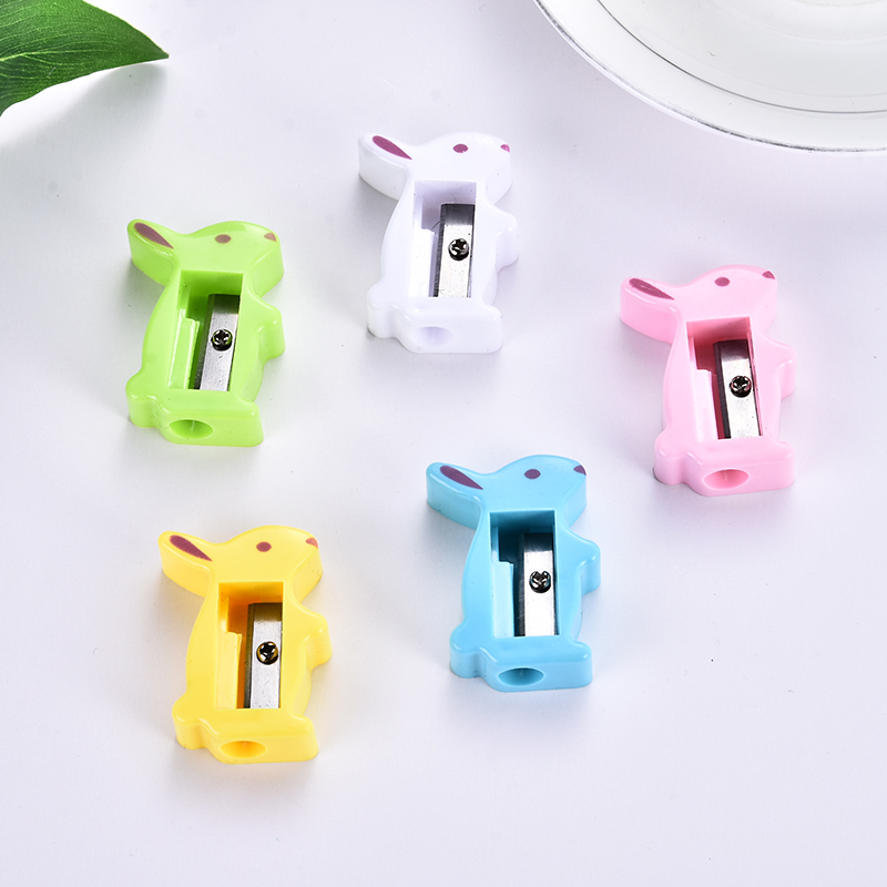 Student pencil sharpener Creative simple cartoon series pencil sharpener children manual stationery Student pencil sharpener Creative simple cartoon series pencil sharpener children manual stationery