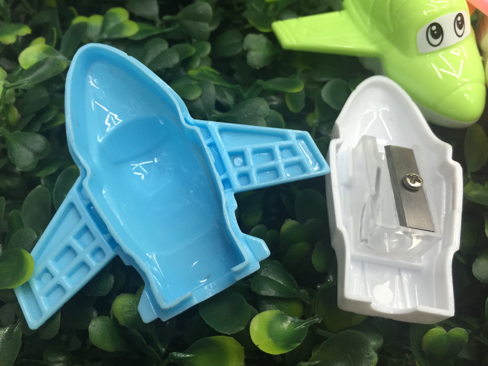 Cartoon aircraft style pencil sharpener Korean creative single-hole student pencil sharpener wholesale Cartoon aircraft style pencil sharpener Korean creative single-hole student pencil sharpener wholesale