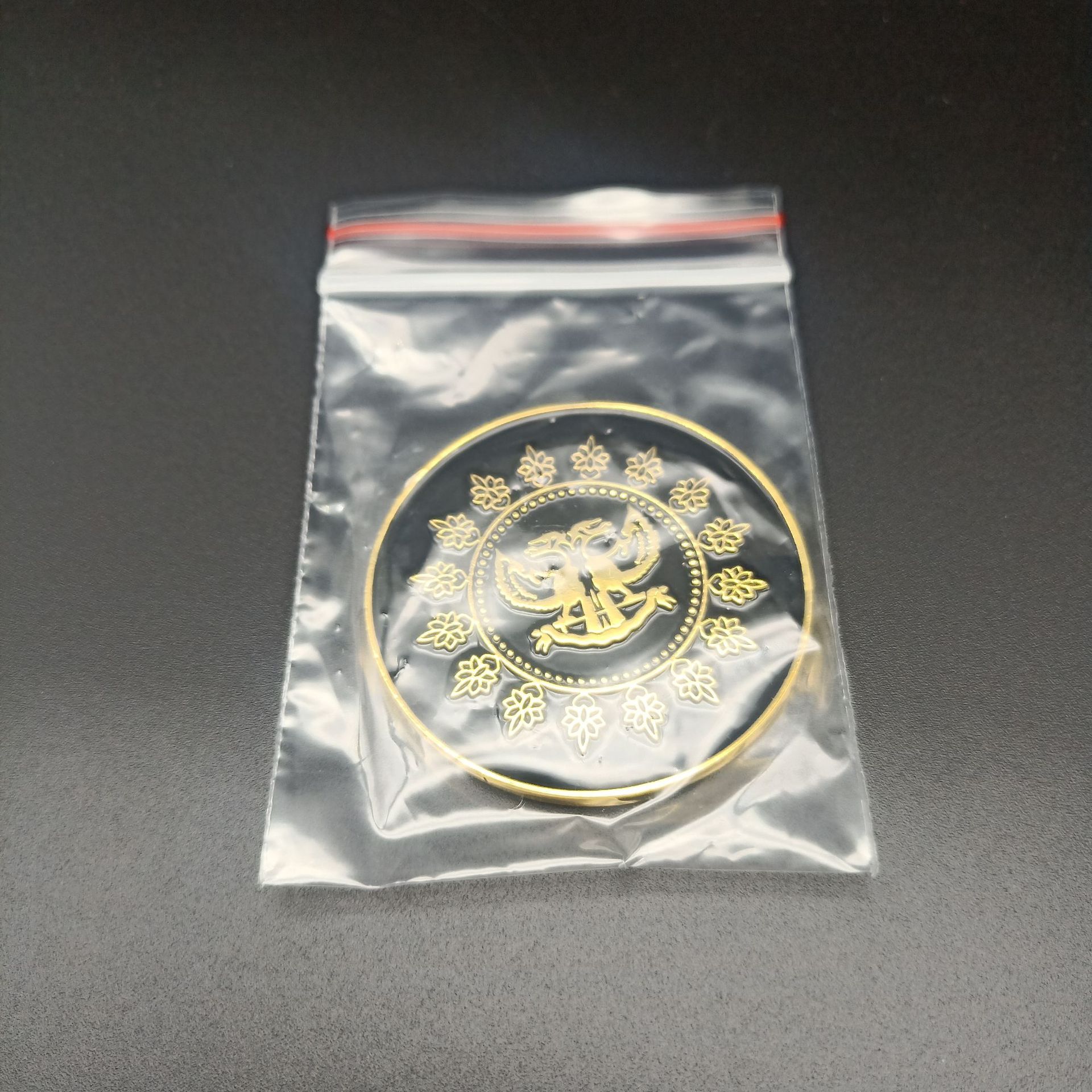 Film and Television Props John Wick Coin Fast Pursuit Commemorative Coin Keanu Reeves High Table Referee Coin Film and Television Props John Wick Coin Fast Pursuit Commemorative Coin Keanu Reeves High Table Referee Coin