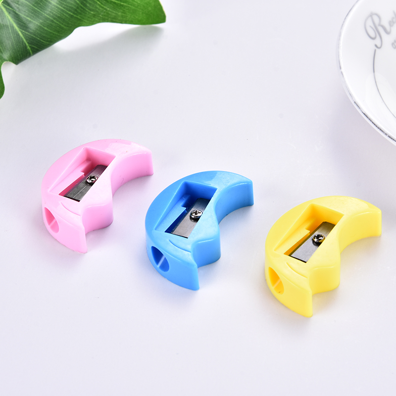 Student corn pencil sharpener Creative simple cartoon series pencil sharpener children manual stationery Student corn pencil sharpener Creative simple cartoon series pencil sharpener children manual stationery