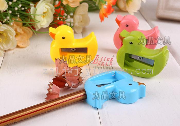 Cute mini duck Pencil Sharpener Pencil Sharpener the student creative stationery supplies wholesale 355