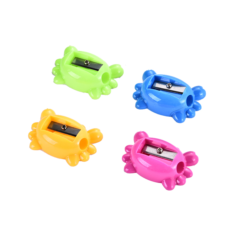 Hot selling plastic pencil sharpener environmental protection cartoon color student animal pencil sharpener 