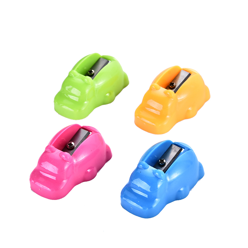 Hot selling plastic pencil sharpener environmental protection cartoon color student animal pencil sharpener 