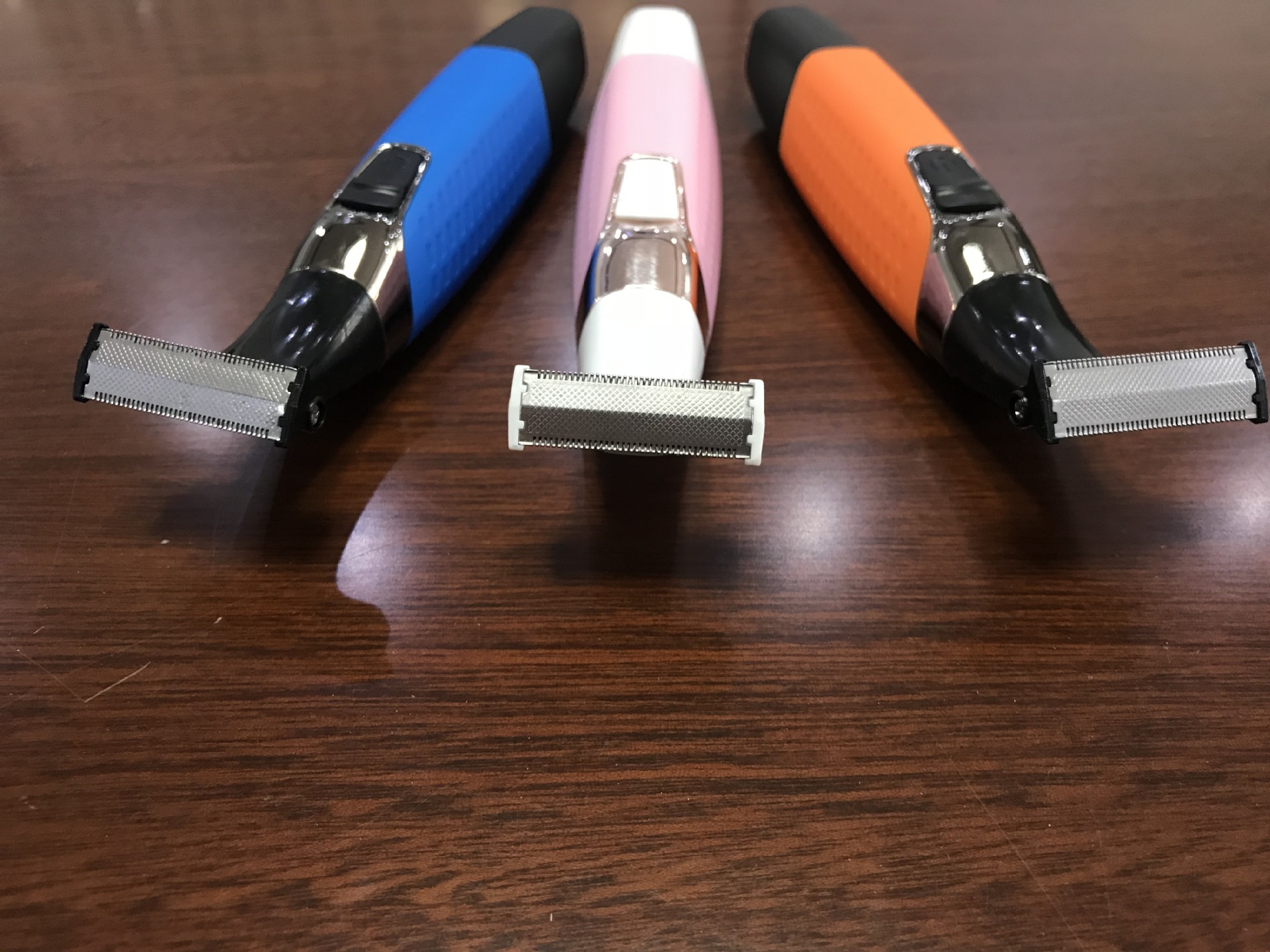 Electric men and women hair shaver hair remover shaver shaver shaver shaver water all over the body to remove hair Electric men and women hair shaver hair remover shaver shaver shaver shaver water all over the body to remove hair