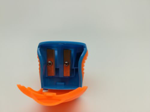 Korean creative student stationery kindergarten gift large hole pencil sharpener colored double hole pencil sharpener Korean creative student stationery kindergarten gift large hole pencil sharpener colored double hole pencil sharpener