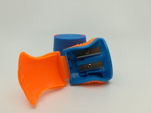Korean creative student stationery kindergarten gift large hole pencil sharpener colored double hole pencil sharpener Korean creative student stationery kindergarten gift large hole pencil sharpener colored double hole pencil sharpener