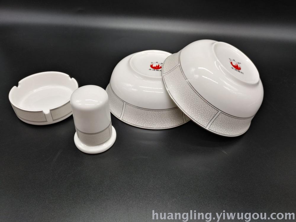 Blue and white porcelain bowl set Jingdezhen ceramic bone china tableware bowl plate wholesale ceramic tableware Blue and white porcelain bowl set Jingdezhen ceramic bone china tableware bowl plate wholesale ceramic tableware